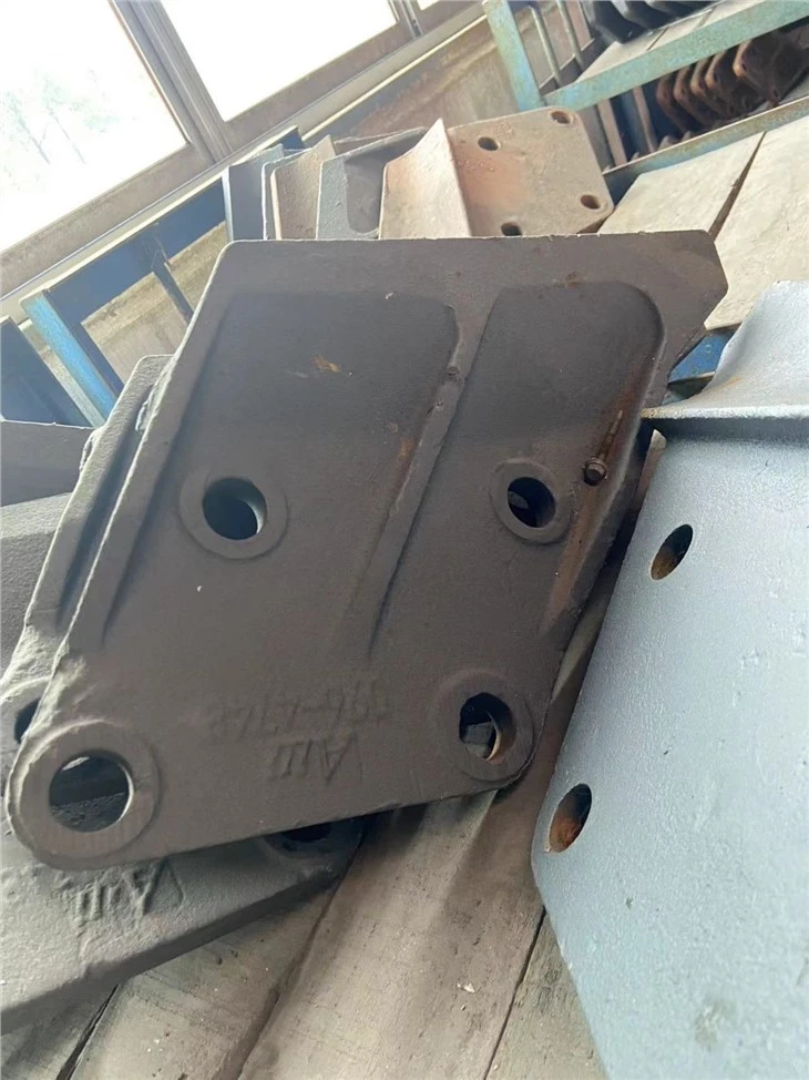 096-4747 And 096-4748 (10KGS) E200 4-hole Side Cutter For Caterpilliar Excavator Spare Parts